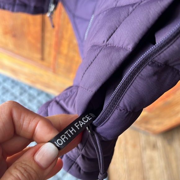 The North Face Purple Jacket - Size M - Picture 5 of 10